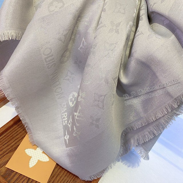Louis Vuitton秋冬新款女士圍巾 路易威登明星同款圍巾 真絲羊毛LV披肩大方巾  mmj1718